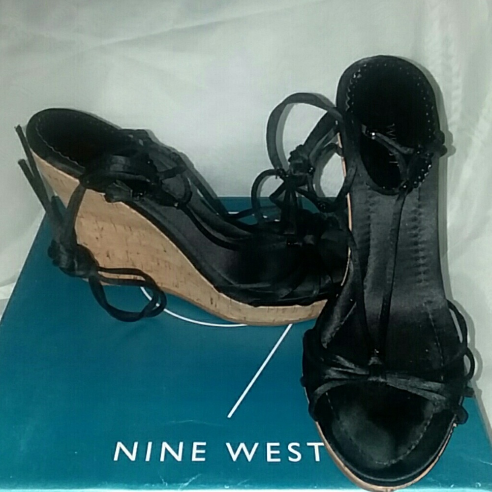 Shoes - Picture 2 of 3